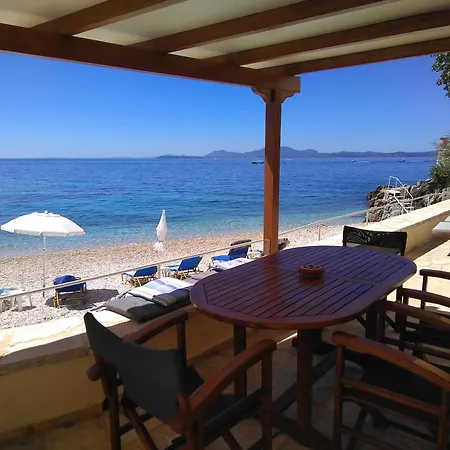 Villa Yellow House Lower,beachfront Kaminaki *